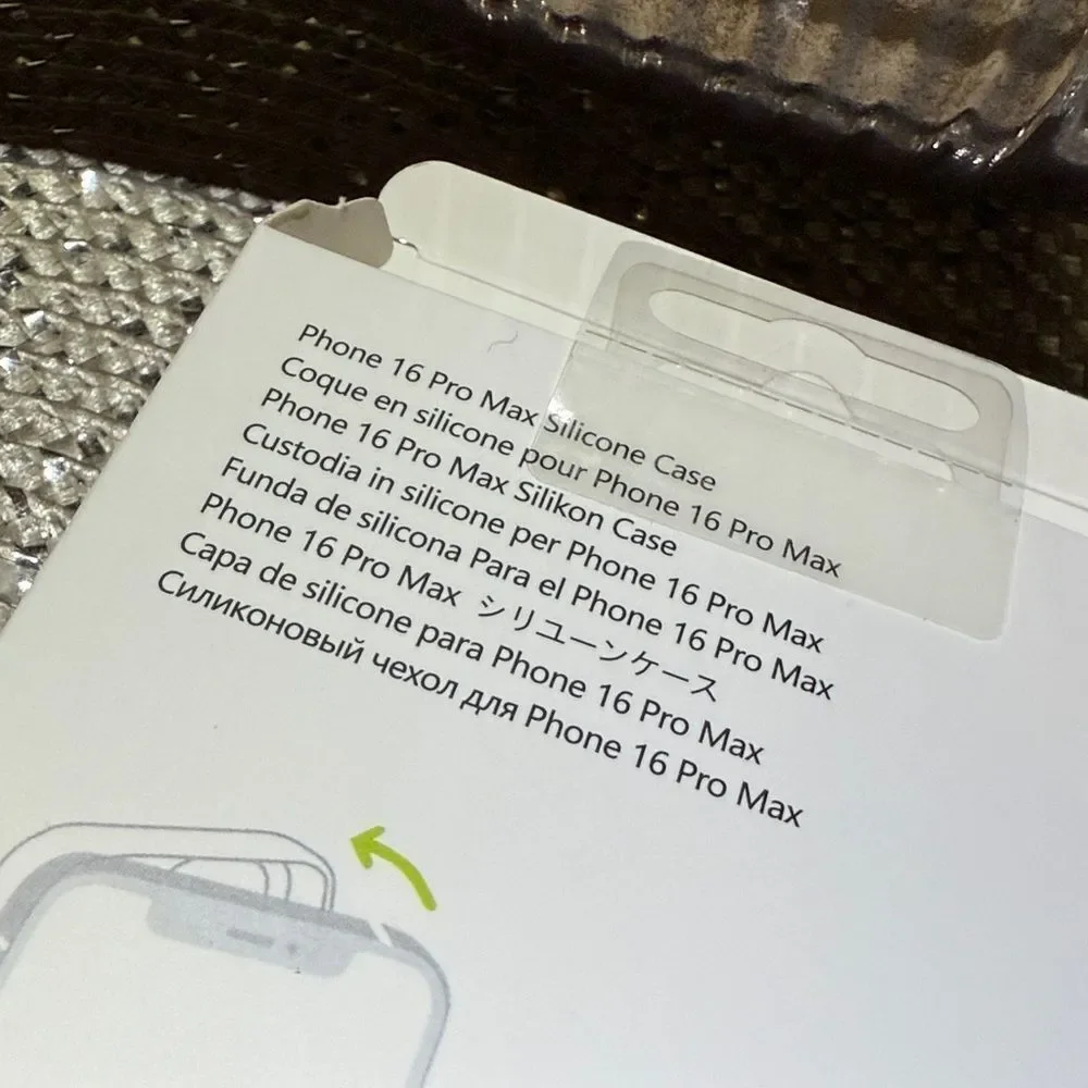 iPhone 16 Pro Max Transparent Silicone Phone Mag Case Brand New